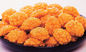チーズ味の唐辛子の米のクラッカーの組合せの軽食によって揚げられているシャキッとした食糧