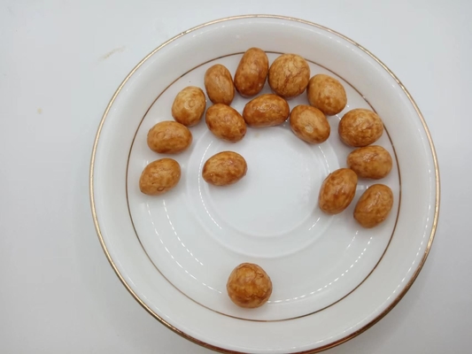 カバーされた脆いピーナッツ