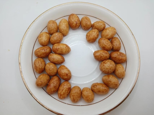 カバーされた脆いピーナッツ