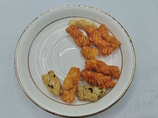 海藻と大豆ソースの味の融合と混ぜた米クレイカー