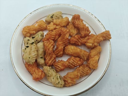 海藻と大豆ソースの味の融合と混ぜた米クレイカー