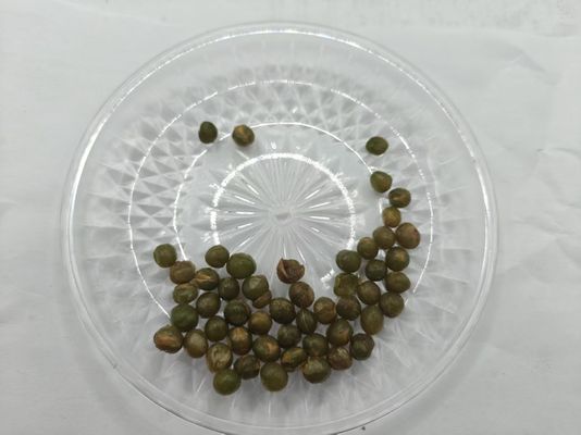 黒い黄金 の ガーリック に 浸透 さ れ た 黄金 緑 の 豆 豆