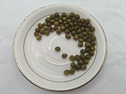 黒い黄金 の ガーリック に 浸透 さ れ た 黄金 緑 の 豆 豆
