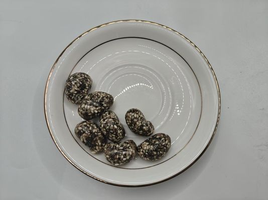 黒と白の芝生カシューナッツ