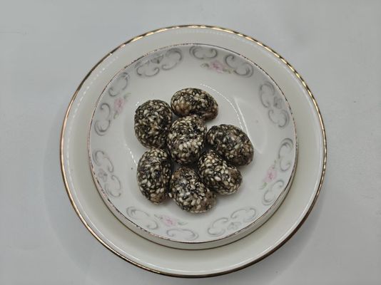 黒と白の芝生カシューナッツ