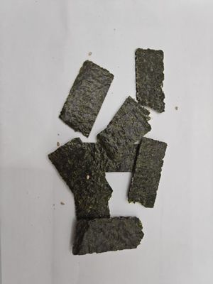 脆い 海藻 の スナック 美味しい 健康 な スナック