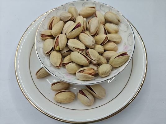 食欲を満たすロースト塩味ピスタチオ殻付き無料サンプル
