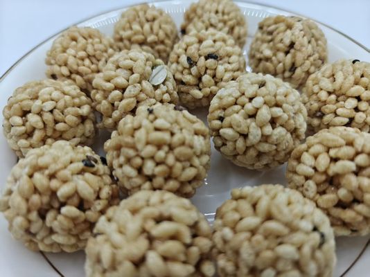 高タンパク質ナッツ入りライスボール 大量包装