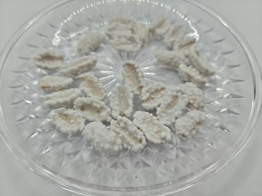 高タンパク質のミルクで覆われたピーナッツ