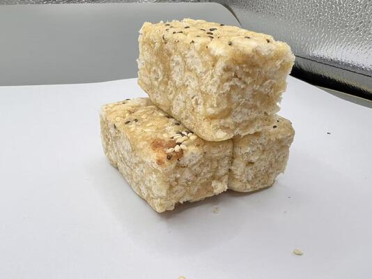 全粒小麦チアシードサキマ、砂糖不使用、長期保存可能、ヘルシーおやつ