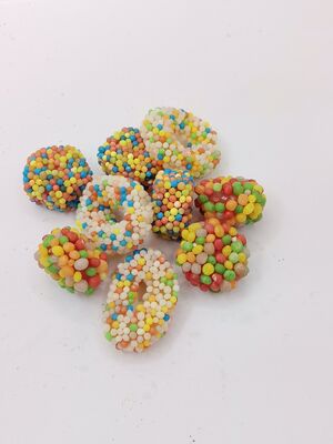 多様 な 果物 の 味 を 味わえる 色とりどりの 甘い 甘い 豆 の スナック
