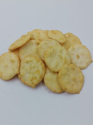 鮮やかさのために個別に梱包された軽く脆い質感のプレミアムライスクレイカー