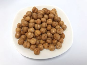 ぴりっとする焼かれた塩味のひよこ豆のビタミンはおいしく安全な未加工原料を含んでいました