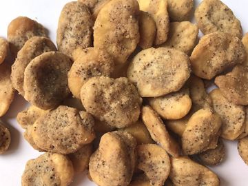 揚げられていたコーン フラワーの塗られた乾燥された割れたソラマメのカスタマイズされた味のシャキッとした好み