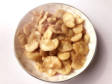 空豆の軽食に味をつける海の塩は前に技術を殻から取り出すぴりっとする味を欠きます
