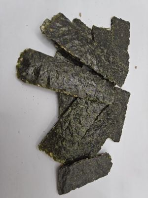 脆い 海藻 の スナック 美味しい 健康 な スナック