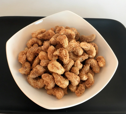 Certified Coated Roasted Charcoal Cashews Healthy CrispyおよびCrunchy Nut Snacksユダヤ/ハラール